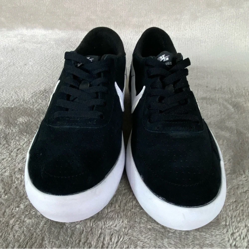 Nike SB Heritage Vulc Mens Sneakers‎ Shoes Size 9 Black White Suede NEW